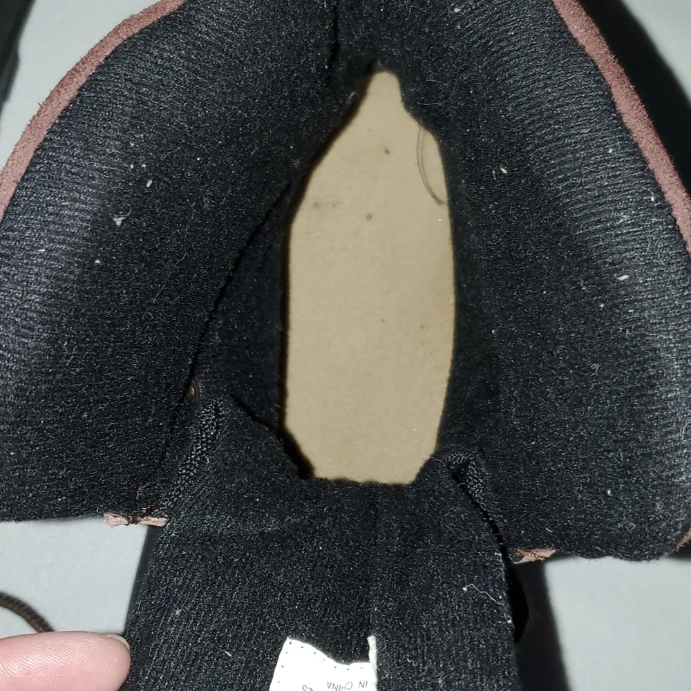 Boots - Picture 6 of 10